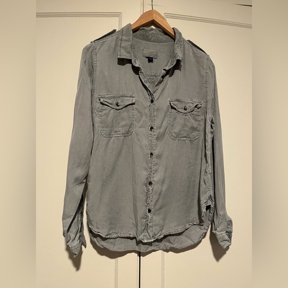 Universal Thread Tops - Women’s Gray Chambray Button Up Shirt
